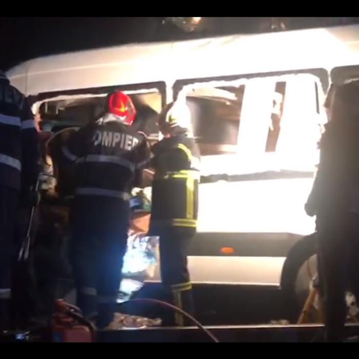 Microbuz cu MUNCITORI ROMÂNI din Germania, accident MORTAL. Au fost SPULBERAȚI de un TREN