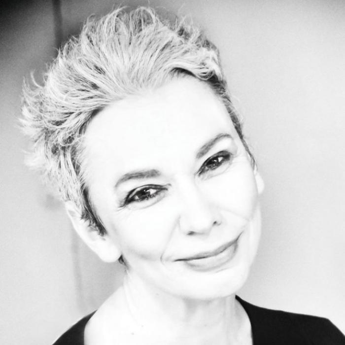 Oana Pellea: "Ăștia sunt în apărarea lui Dragnea. Ieșiți la vot și opriți batjocorirea României"