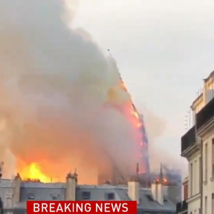 Salvarea Catedralei Notre Dame "nu este sigură"