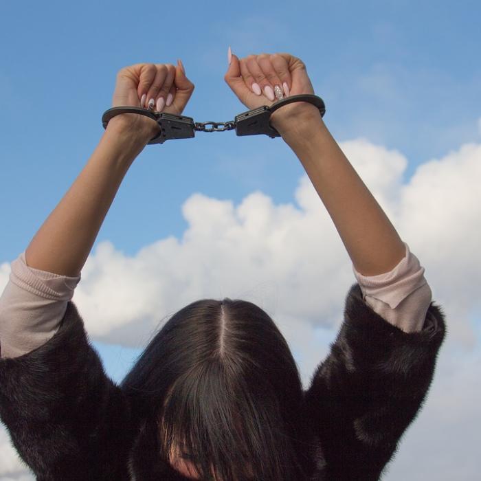 Italia. Româncele găsesc moduri INGENIOASE de furt. Ce a facut o româncă