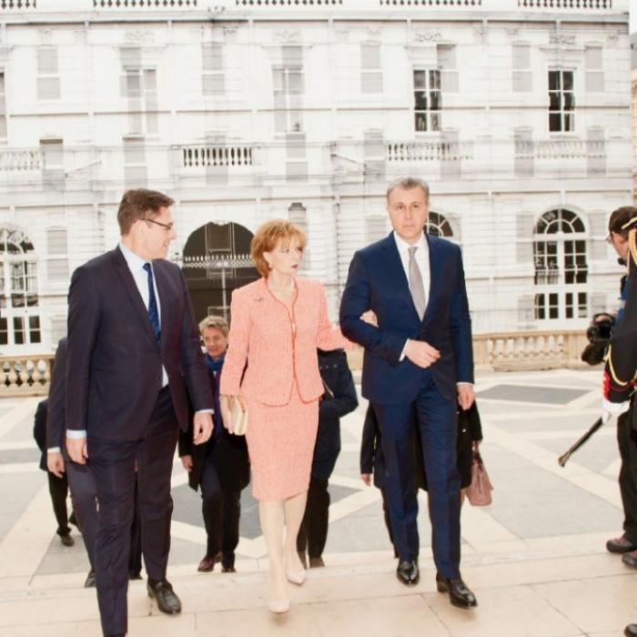 Custodele Coroanei, vizită în Franţa: "Casa regală, în fruntea sondajelor de opinie"