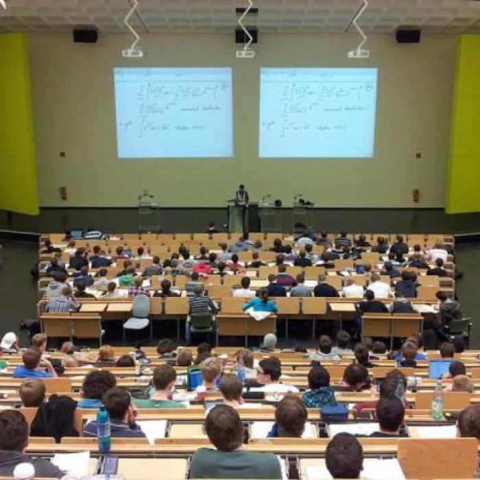 Studenții români, vânați de cele mai mari universităţi din Italia