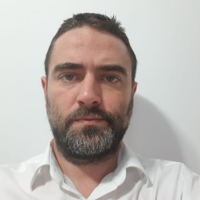 Pleșoianu o "comite" din nou: "România va avea la Cotroceni un OM sau un DEMON"