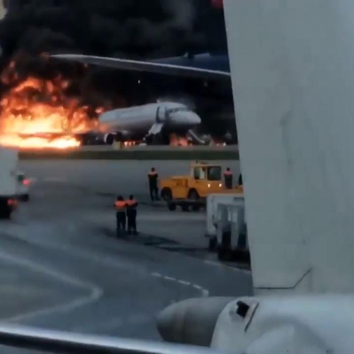 Înregistrare video DRAMATICĂ din interiorul AVIONULUI care s-a PRĂBUȘIT în flăcări la Moscova (VIDEO)