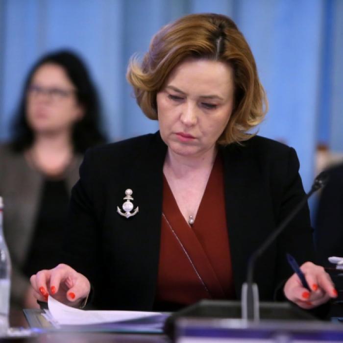 ACUZAȚII DURE: „Carmen Dan RECIDIVEAZĂ în folosirea ABUZIVĂ a funcției de ministru așa ca la MITINGUL din 10 august”