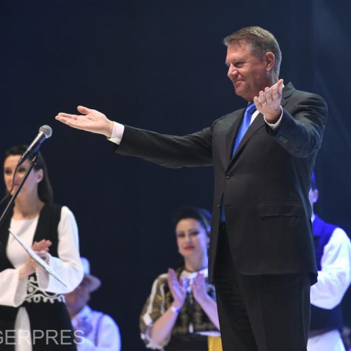 Diaspora I-A SCRIS lui Iohannis: "Țara este datoare să-și asculte fiicele și fiii. Dreptul la vot este ÎNGRĂDIT"