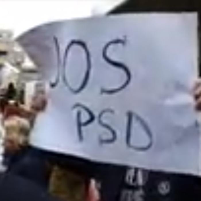 Argeș. UPDATE. Prostestarii, ținuți la poliție până se termină vizita lui Dragnea/ Protestatari băgați în dube pentru #nimic/ VIDEO