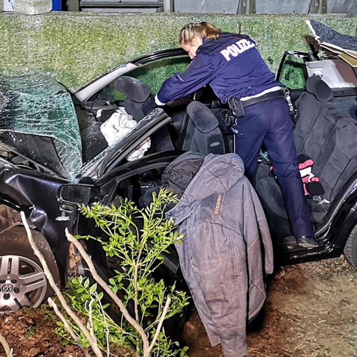 Germania. Un român și fiul său, implicați într-un accident GRAV. S-au izbit de un zid de beton