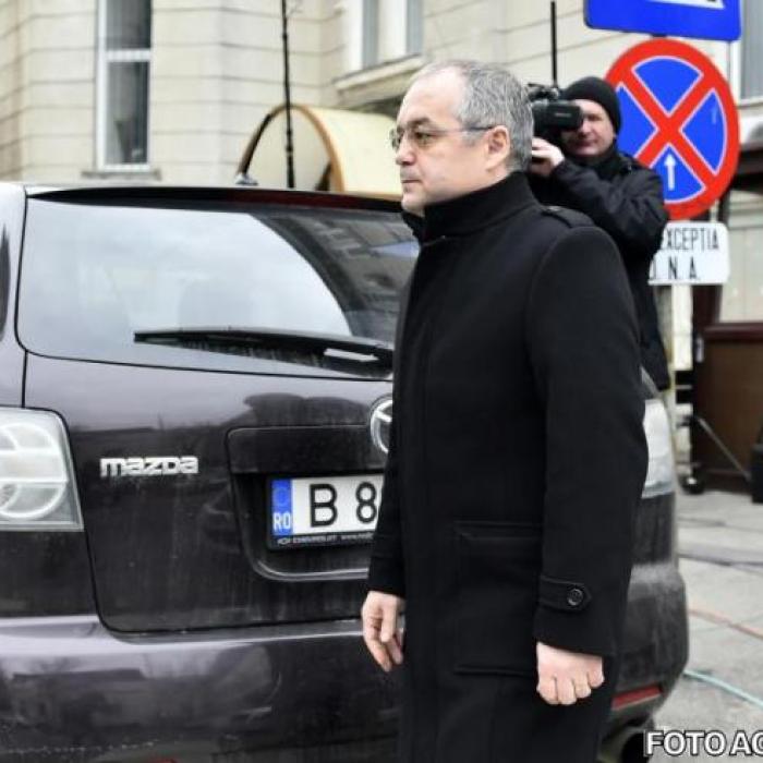 Emil Boc, după ieșirea din secția de votare: "Aceste alegeri sunt despre viitorul României în UE"