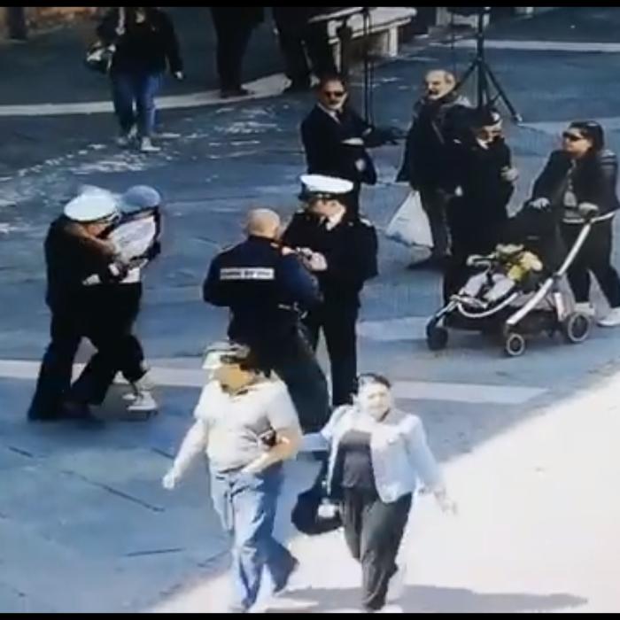Italia. Răsturnare de situație în cazul ROMÂNCEI care a ÎNJUNGHIAT un ofițer (VIDEO)