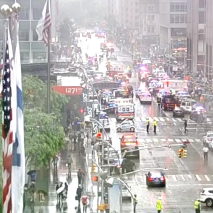 Dezastru în SUA. Un elicopter s-a prăbușit peste o clădire (VIDEO)