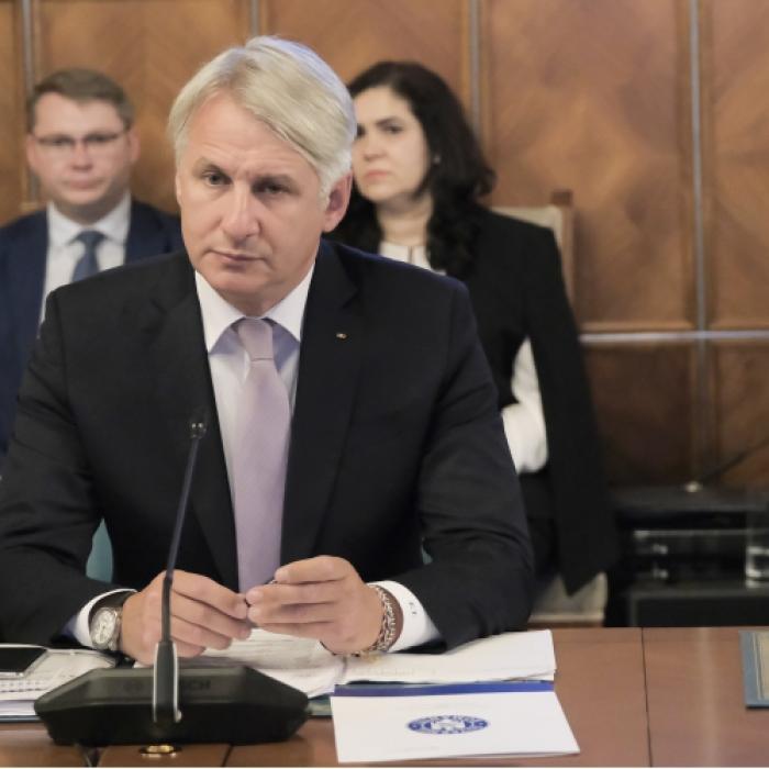 Teodorovici vrea amenzi pentru miniştri: "Cine nu se încadrează în buget, poate primi o amendă". Despre ce sumă este vorba