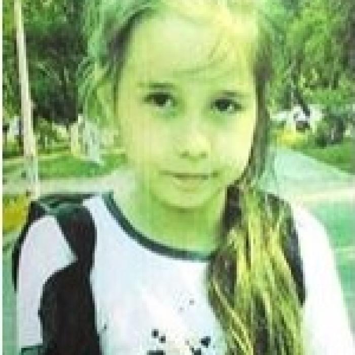 Fetiță de 10 ani DISPĂRUTĂ de acasă. A fost certată din cauza notelor