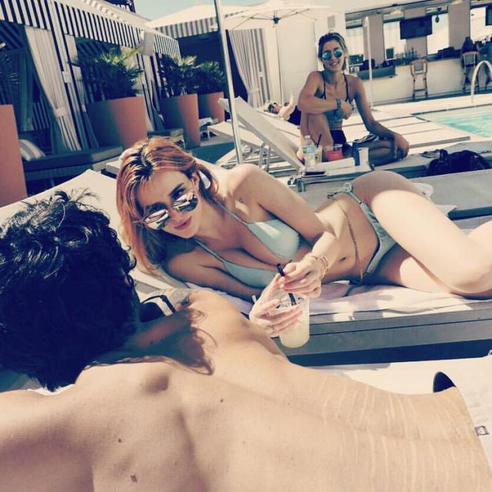 O actriță americană a postat singură pozele nud cu care era șantajată: „Du-te dracului!”