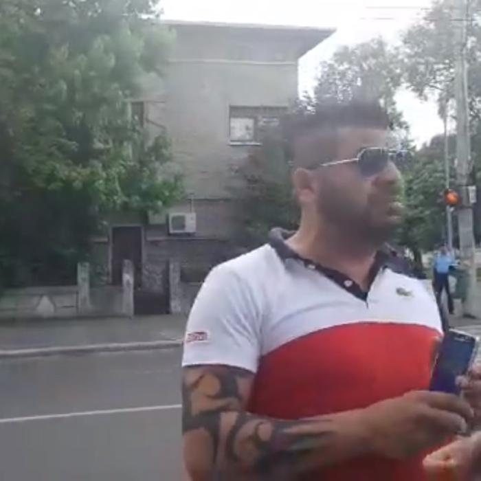 Protestatarul Ceaușescu, AMENINȚAT cu BĂTAIA de un susținător PSD