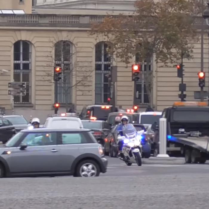 MINUNEA de la Paris: Un copil de doi ani a supraviețuit după ce a căzut de la etajul 9