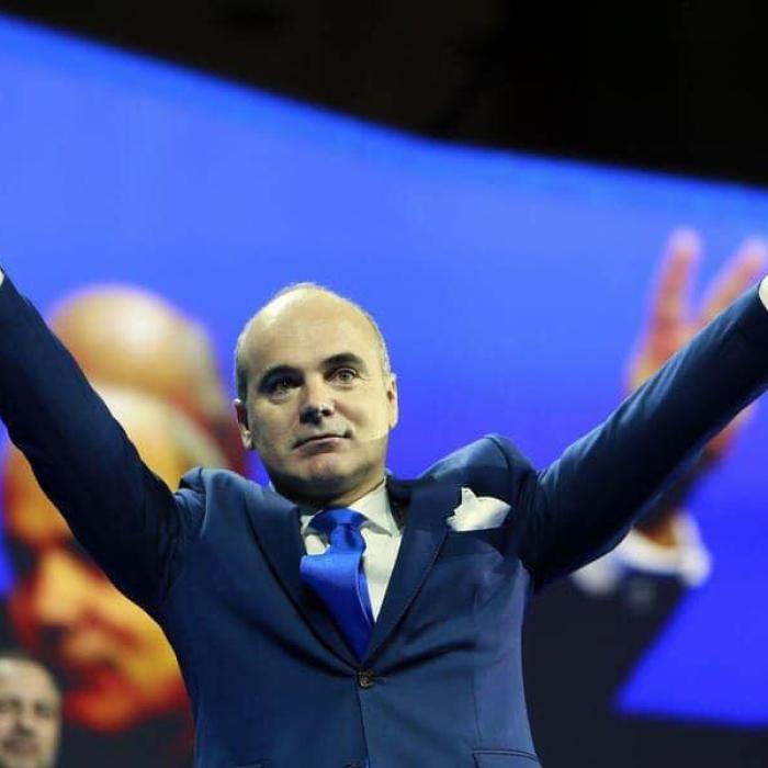  Rareș Bogdan, rugat de 600 de liberali să preia conducerea PNL București