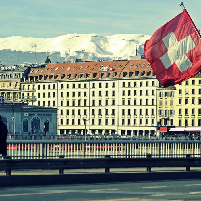 Mister în Elveția. Peste 40 de militari s-au îmbolnăvit subit