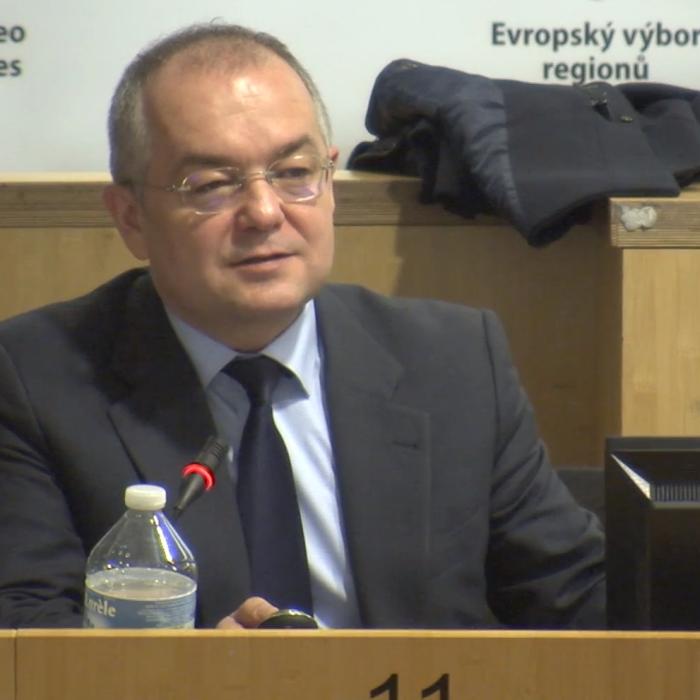 Boc, despre Codul Administrativ: „Trebuia promovat prin Parlament, nu prin OUG. Avantajează PSD”