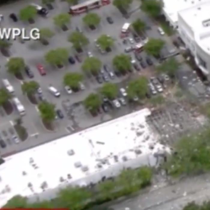EXPLOZIE puternică într-un mall din SUA. Zeci de oameni sunt răniți (VIDEO)