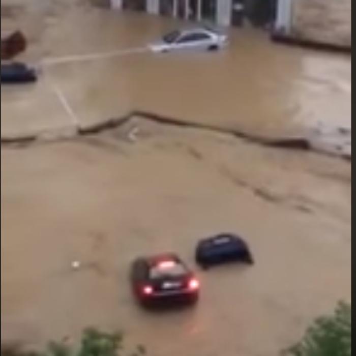 VIDEO. Inundații DEVASTATOARE în Spania. Oamenii au postat pe Facebook imaginile dezastrului