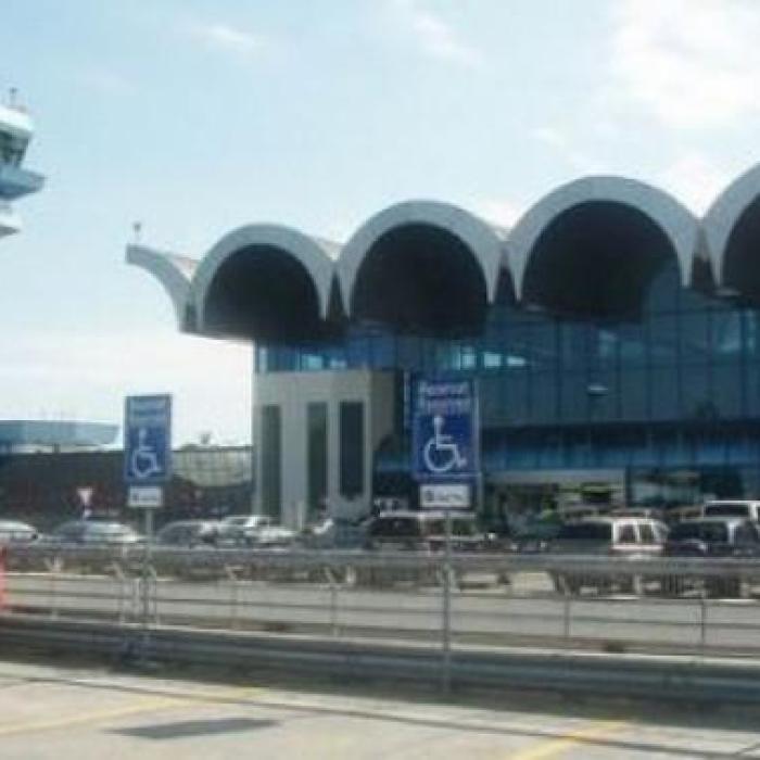PANICĂ pe Aeroportul Otopeni. PATRU oameni au ajuns la SPITAL