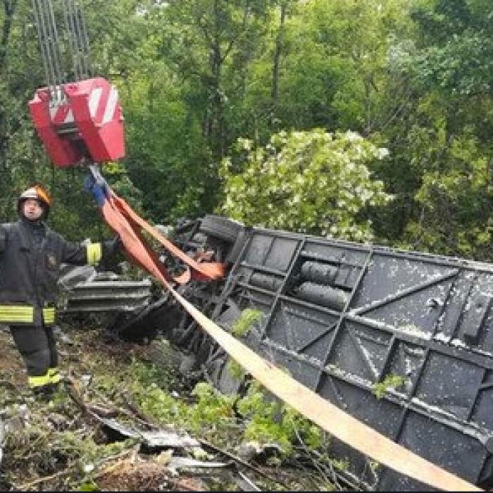 Tragedie în Turcia! Cel puțin 15 persoane au MURIT într-un ACCIDENT de MICROBUZ. Printre victime sunt și COPII
