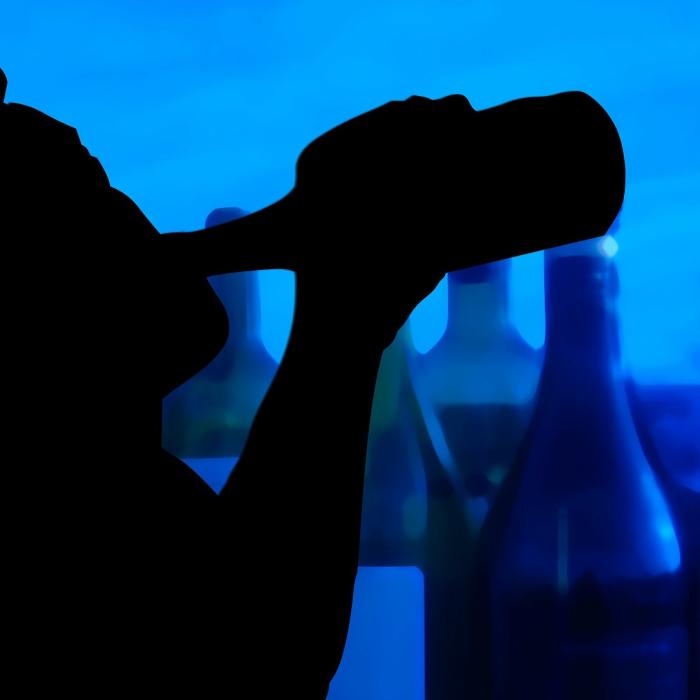 Anglia. Român, ARESTAT după ce a FURAT 20.000 de litri de votcă