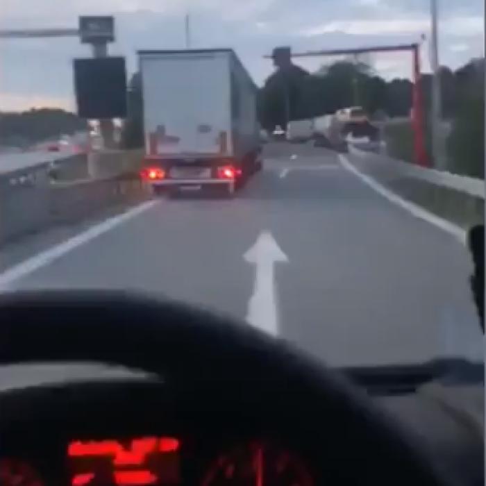 Germania. Șofer român, SINUCIDERE live pe Facebook. Imagini CUTREMURĂTOARE