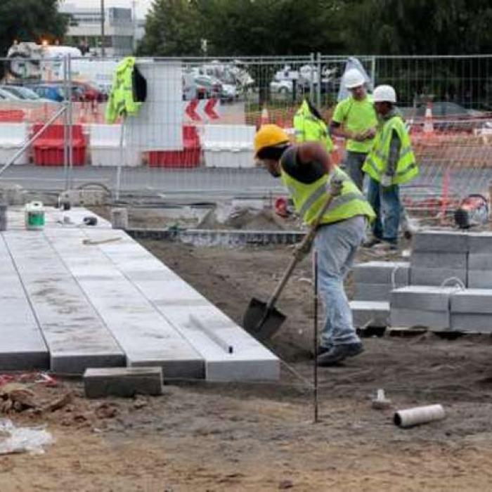 Italia. ZECI de muncitori angajați la negru pe un șantier. Românul riscă o amendă de 130.000 de euro