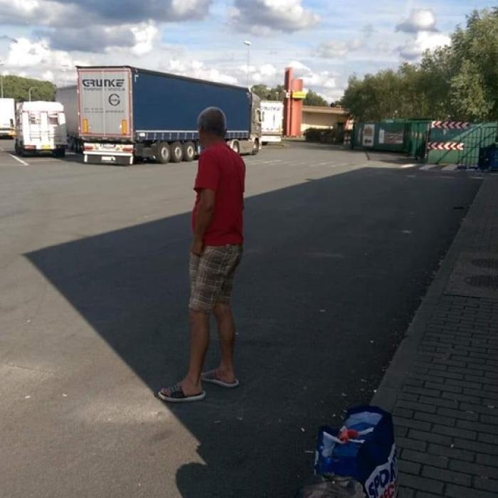 Șofer român de TIR, abandonat de patron în Belgia pentru că a făcut accident. Colegii de breaslă, MOBILIZARE de urgență