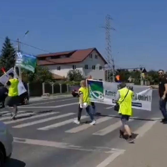 10 august. Protestatarii au BLOCAT un drum național la Buzău. VIDEO