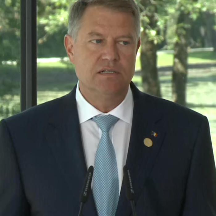 UPDATE. Klaus Iohannis, baie de mulțime în Piața Universității: PSD a atacat românii pașnici. Trebuie să vedem cine a dat comanda politică