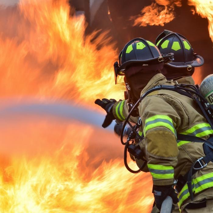 Alertă în Grecia! Peste 50 de INCENDII produse de vânt și caniculă