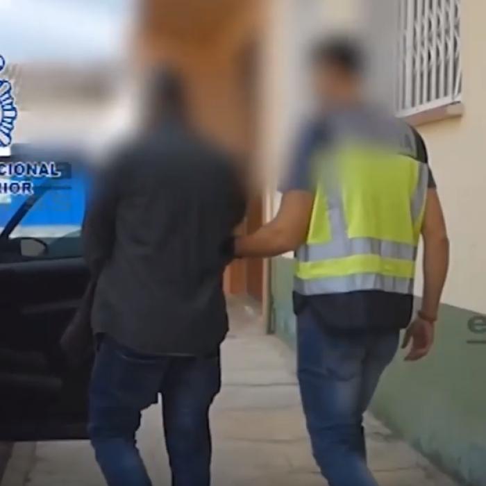Spania. Prostituție de la 10.00 la 20.00 și apoi BĂTAIE. Descoperire ȘOCANTĂ a polițiștilor în casa unor români | VIDEO