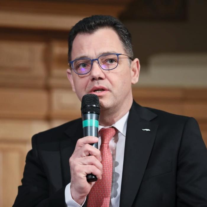 HALUCINANT. Un ministru PSD susţine că articolele din Constituţie sunt CONSULTATIVE: "E INTERPRETAREA mea"