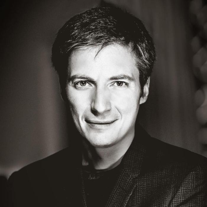 Andrei Caramitru: "Declinul capitalismului și democrației"