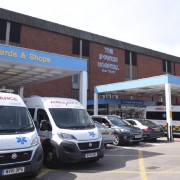 Anglia. Un ROMÂN a luat la BĂTAIE patru POLIȚIȘTI într-un SPITAL