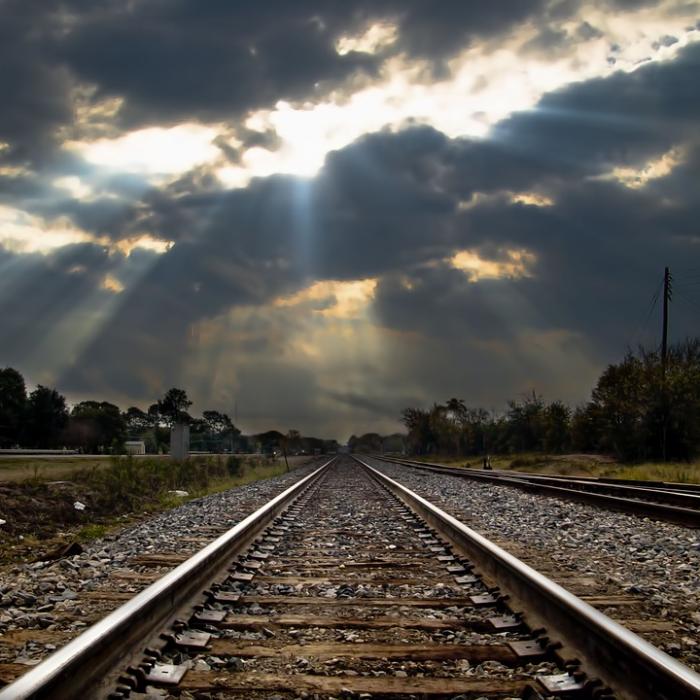 ACCIDENT feroviar tragic. Un tren personal a lovit 13 VACI