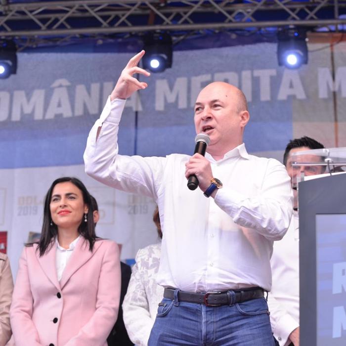 Codrin Ștefănescu DINAMITEAZĂ PSD: „Încearcă să îl rupă bucățică cu bucățică. E chiar AJUTAT din INTERIOR“