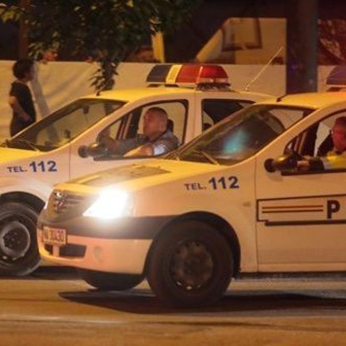 ALERTĂ! O adolescentă ROMÂNCĂ, RĂPITĂ într-un PORTBAGAJ. RAZII pe A1 și DN 5. Toate MAȘINILE, OPRITE