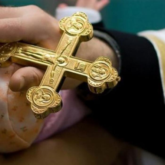 Huși: Un preot a cerut 1100 lei pentru o ÎNMORMÂNTARE