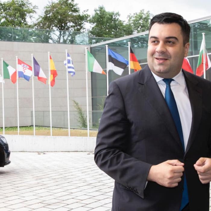 Scandal în TAROM. Expert în aviaţie: „Ministrul avea dreptul să ceară reţinerea la sol a avioanelor”