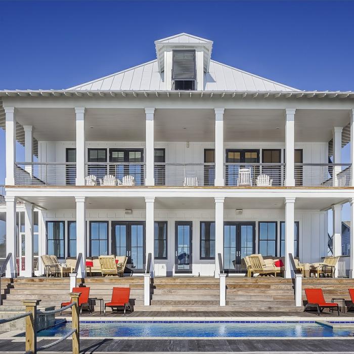 "Regele betonului" din Italia a rămas fără vila de lux. Proprietatea are 22 de camere şi piscină