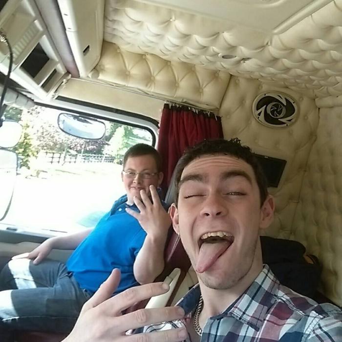 Marea Britanie. Primele IMAGINI cu șoferul camionului în care au fost descoperite 39 de CADAVRE. Ce posta pe Facebook 