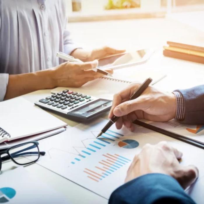 România, deficit de -3%