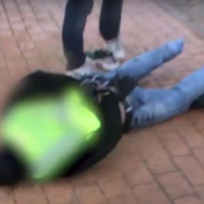 Spania. Un român se prefăcea SURDO-MUT și jefuia oamenii la bancomat