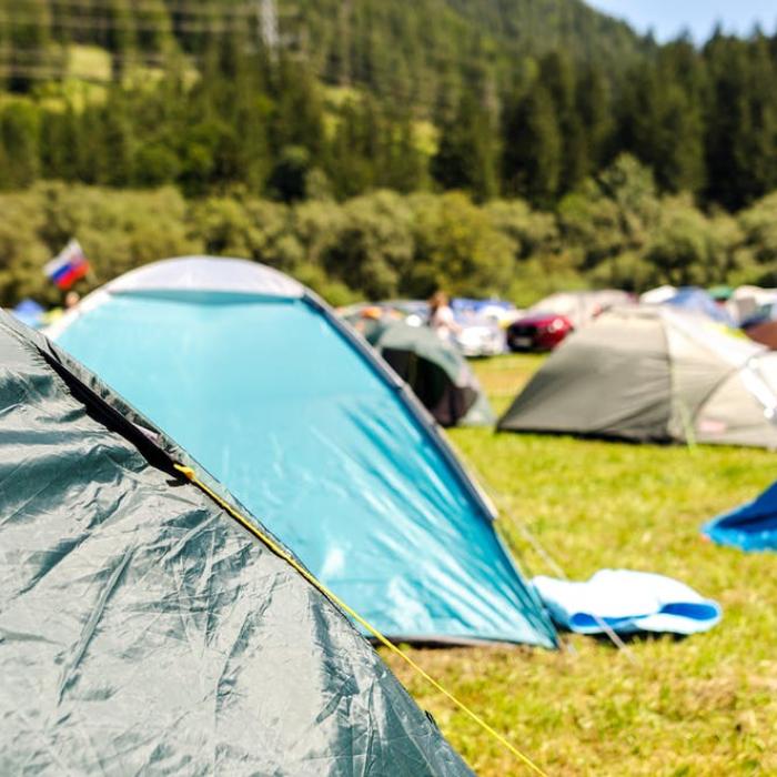 Franța. 600 de poliţişti, implicați într-o amplă operațiune de evacuare a două tabere de migranţi 