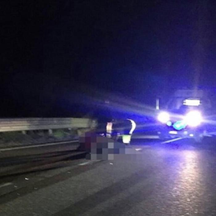 Italia. O ROMÂNCĂ a MURIT în urma unui ACCIDENT BIZAR. A CĂZUT inexplicabil din mașină