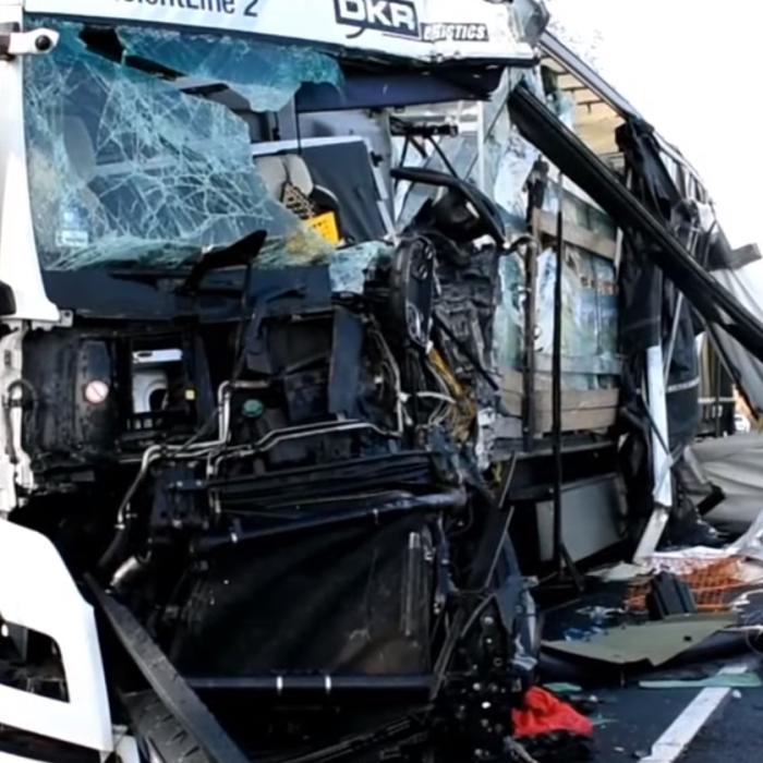 Ungaria. Un șofer ROMÂN de TIR a MURIT după ce s-a IZBIT de un alt CAMION. Și celălalt șofer a MURIT (FOTO+VIDEO)